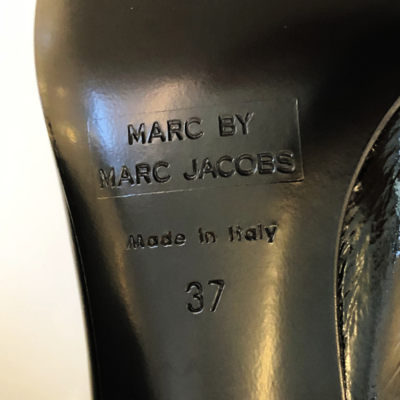Marc by Marc Jacobs Black Leather Pumps Size 7 - Picture 8 of 8